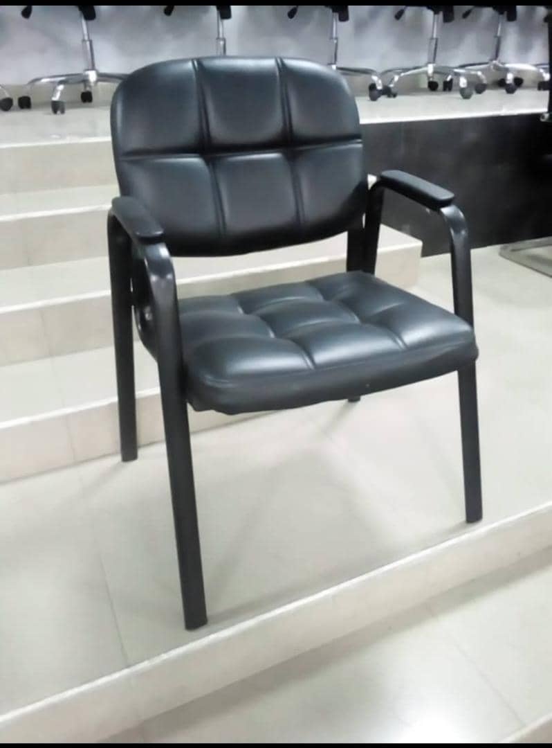 Emel Chair with Hand