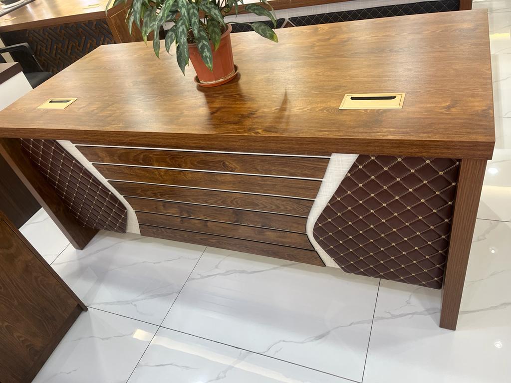 Hardwood Office Table 1.8