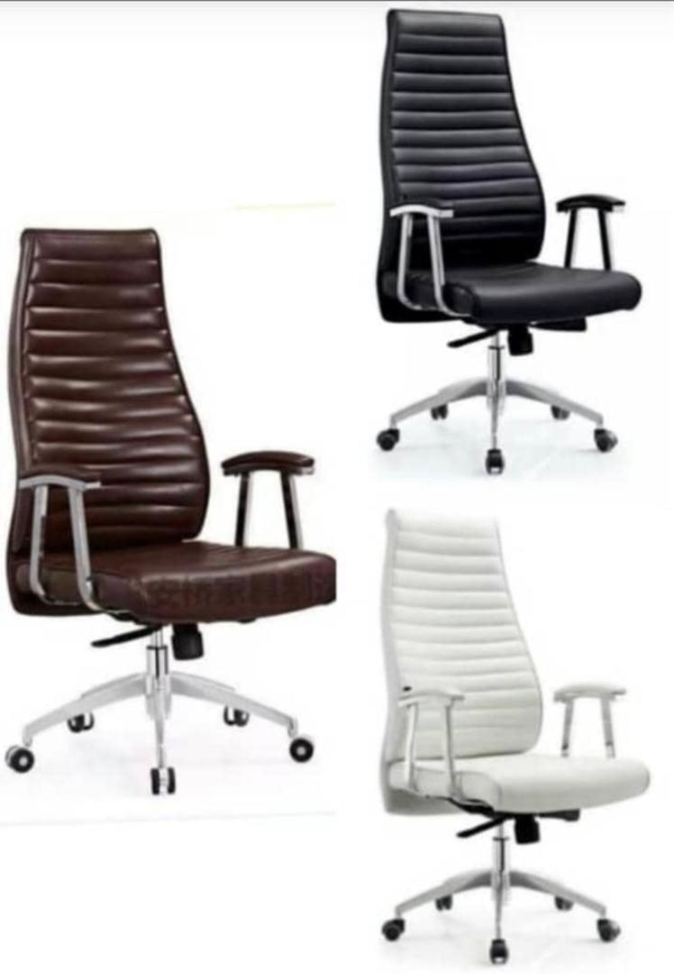 Line Chair Swivel