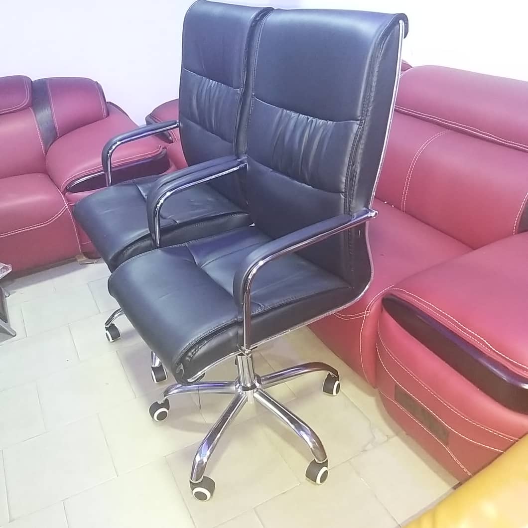 107 Swivel Chair